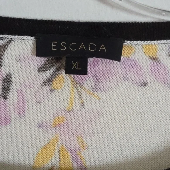 ESCADA | 100% Wool Sweater Floral Purple Cream Sz XL - Picture 3 of 6
